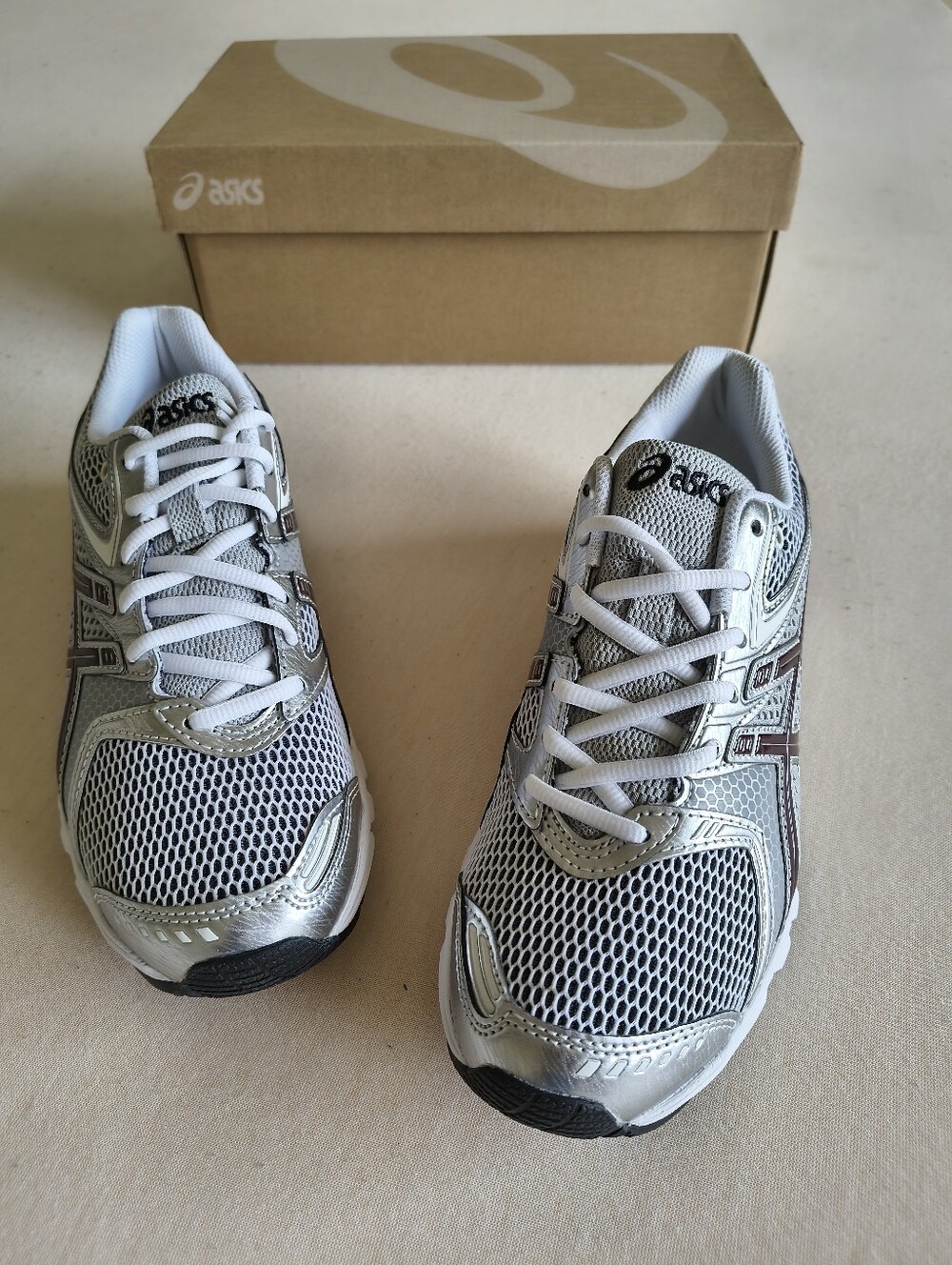 ASICS GEL-DS Trainer 14 White Port Royal Silver Women’s 8.5 Men’s 7